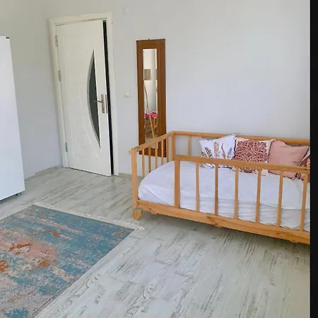 בית הארחה Villa. 10Mins To Airport. Forest View Tasoluk